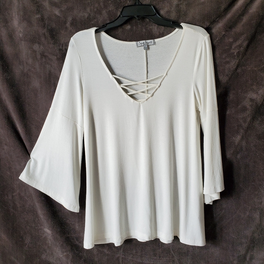 White loose shirt